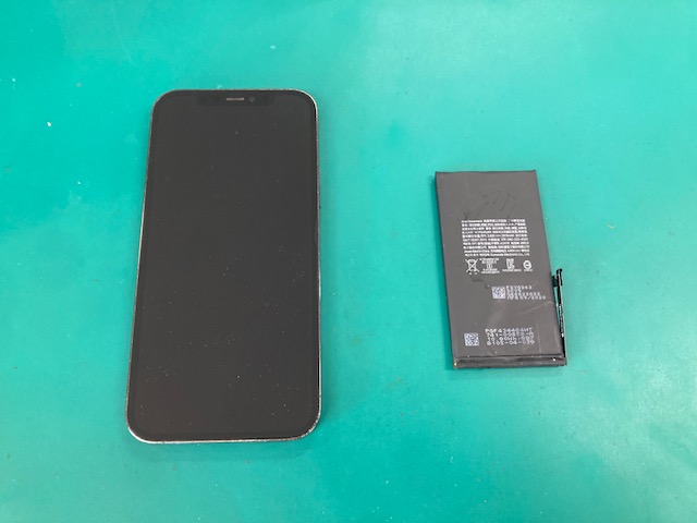 iPhone 12 Pro のバッテリー交換を行いました